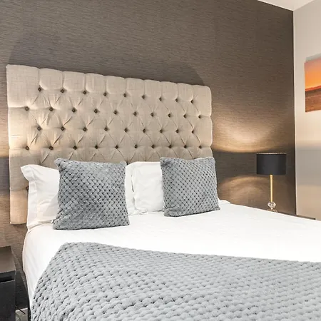 Abbey Apartment 4*