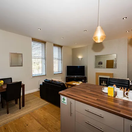 Abbey - Modern Serviced - Tourists & Professionals