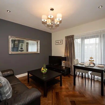 Lejlighed Abbey Modern For Tourists & Professionals 4*