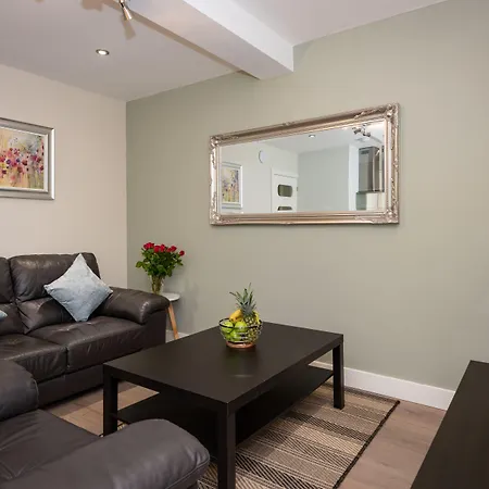 Abbey - Modern Serviced - Tourists & Professionals Daire *