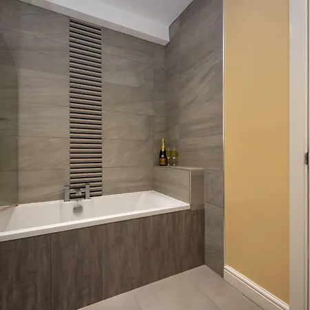 Lejlighed Abbey Modern For Tourists & Professionals 4*