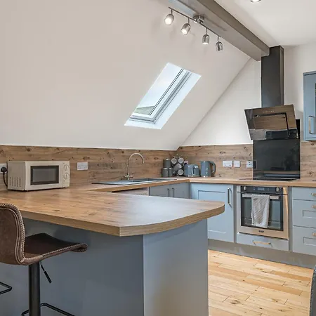 Abbey Modern For Tourists & Professionals アパート バロー・イン・ファーネス