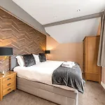 Abbey - Modern Serviced - Tourists & Professionals