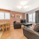 Abbey Apartments - Modern Serviced Apartments - Tourists & Professionals Apartment *
