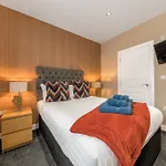 Abbey - Modern Serviced - Tourists & Professionals