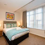 Abbey - Modern Serviced - Tourists & Professionals *