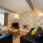 Abbey Apartments - Modern Serviced Apartments - Tourists & Professionals *