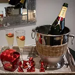 Abbey Apartments - Modern Serviced Apartments - Tourists & Professionals *