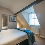 Abbey - Modern Serviced - Tourists & Professionals 아파트 *