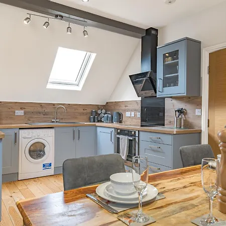 Abbey - Modern Serviced - Tourists & Professionals Appartement *