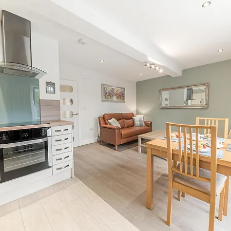 Abbey Modern For Tourists & Professionals 4*