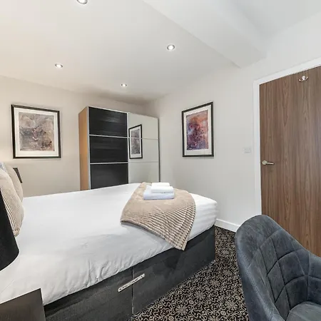 Abbey - Modern Serviced - Tourists & Professionals Appartement