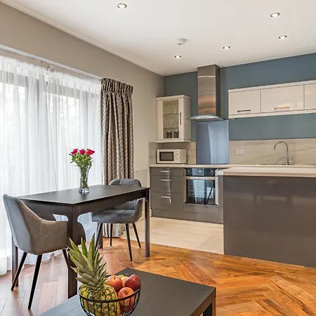 Abbey Modern For Tourists & Professionals 4*