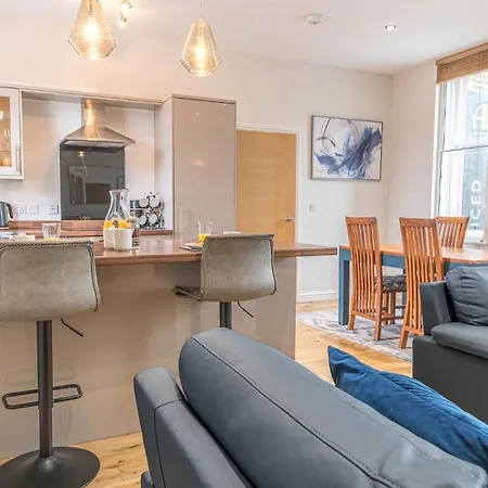 Abbey - Modern Serviced - Tourists & Professionals