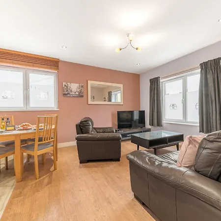 Abbey Modern For Tourists & Professionals Daire 4*