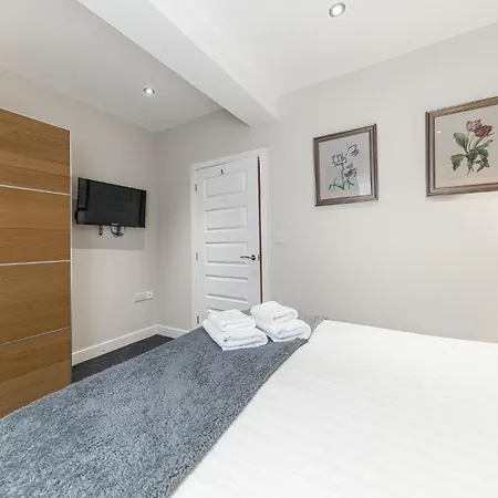 Appartement Abbey - Modern Serviced - Tourists & Professionals *