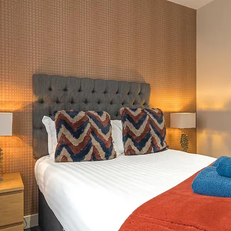 Abbey - Modern Serviced - Tourists & Professionals *