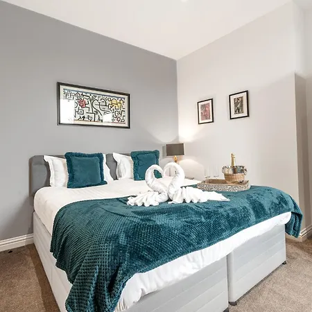 Abbey - Modern Serviced - Tourists & Professionals