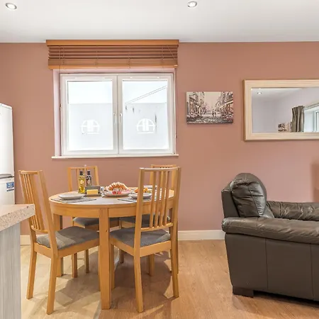 Abbey - Modern Serviced - Tourists & Professionals Appartement Barrow-in-Furness