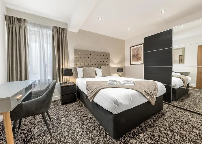 Abbey Apartments - Modern Serviced Apartments - Tourists & Professionals Apartment *