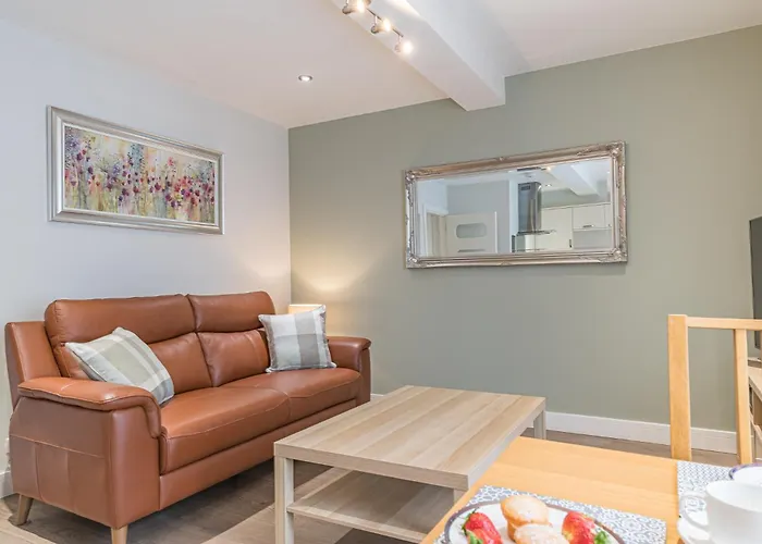 Abbey Apartments - Modern Serviced Apartments - Tourists & Professionals