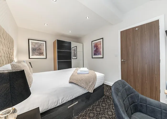 Abbey Apartments - Modern Serviced Apartments - Tourists & Professionals Apartment