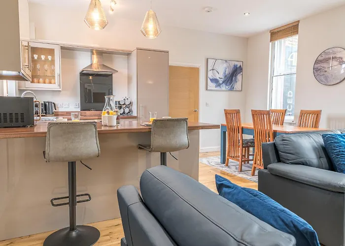 Abbey Apartments - Modern Serviced Apartments - Tourists & Professionals