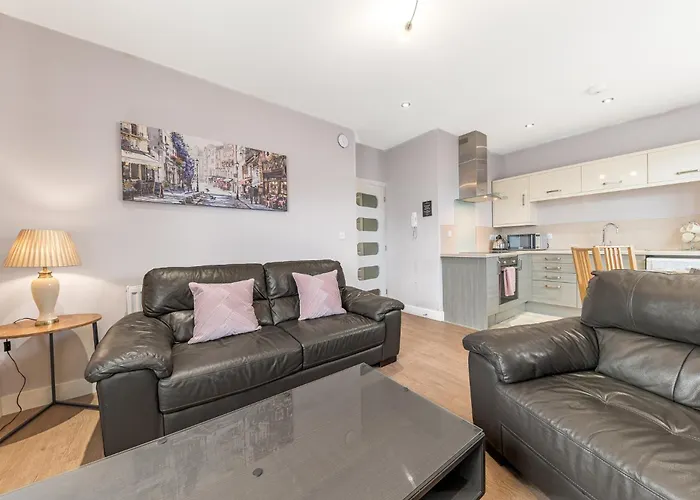 Abbey Apartments - Modern Serviced Apartments - Tourists & Professionals