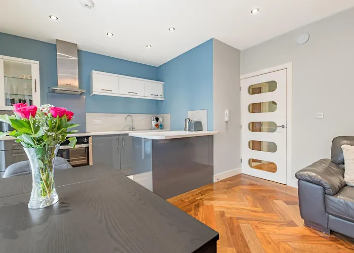 Abbey Apartments - Modern Serviced Apartments - Tourists & Professionals Apartment