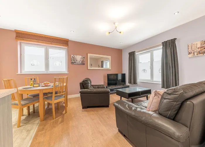 Abbey Apartments - Modern Serviced Apartments - Tourists & Professionals Apartment *