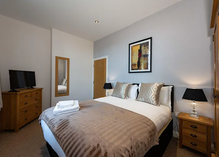 Abbey Apartments - Modern Serviced Apartments - Tourists & Professionals Apartment *