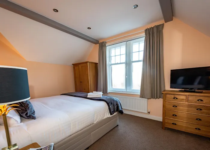 Abbey Apartments - Modern Serviced Apartments - Tourists & Professionals