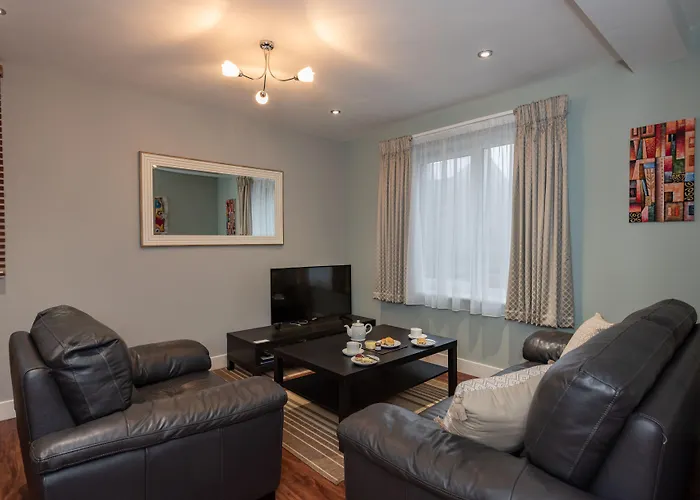 Abbey Apartments - Modern Serviced Apartments - Tourists & Professionals Apartment *