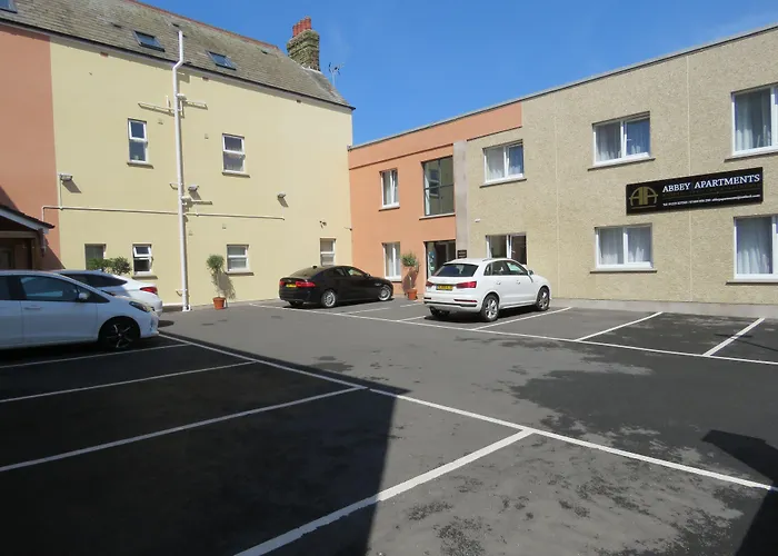 Abbey Apartments - Modern Serviced Apartments - Tourists & Professionals Apartment