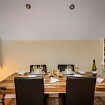 Apartmán Abbey - Modern Serviced - Tourists & Professionals