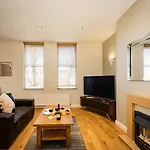Abbey - Modern Serviced - Tourists & Professionals Apartmán *