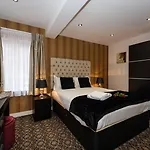 Abbey - Modern Serviced - Tourists & Professionals Apartmán